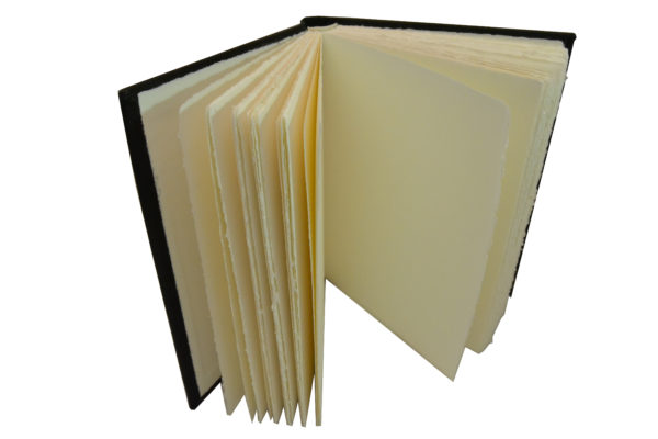 Libro in vera pelle con carta di Amalfi