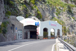 Parcheggio Luna Rossa Amalfi (SA) - Alcuni consigli su come raggiungerci e sulla mobilità